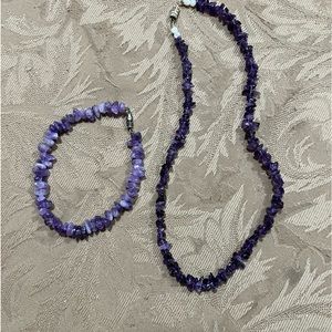 Gently loved women’s necklace & bracelet set